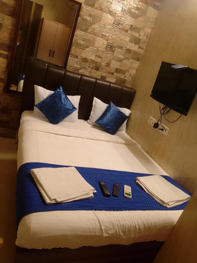 Hotel Oliver Mumbai  Buitenkant foto
